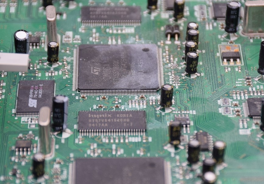 英飛凌代理商告訴你什么情況下需要芯片替代，有什么利與弊呢